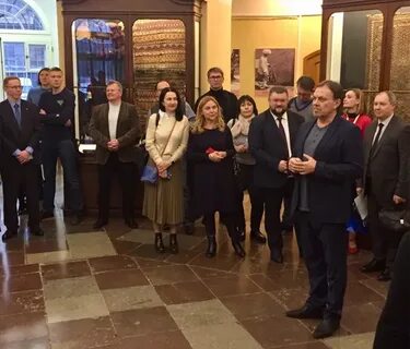 На конференцию собрались многочисленные делегации