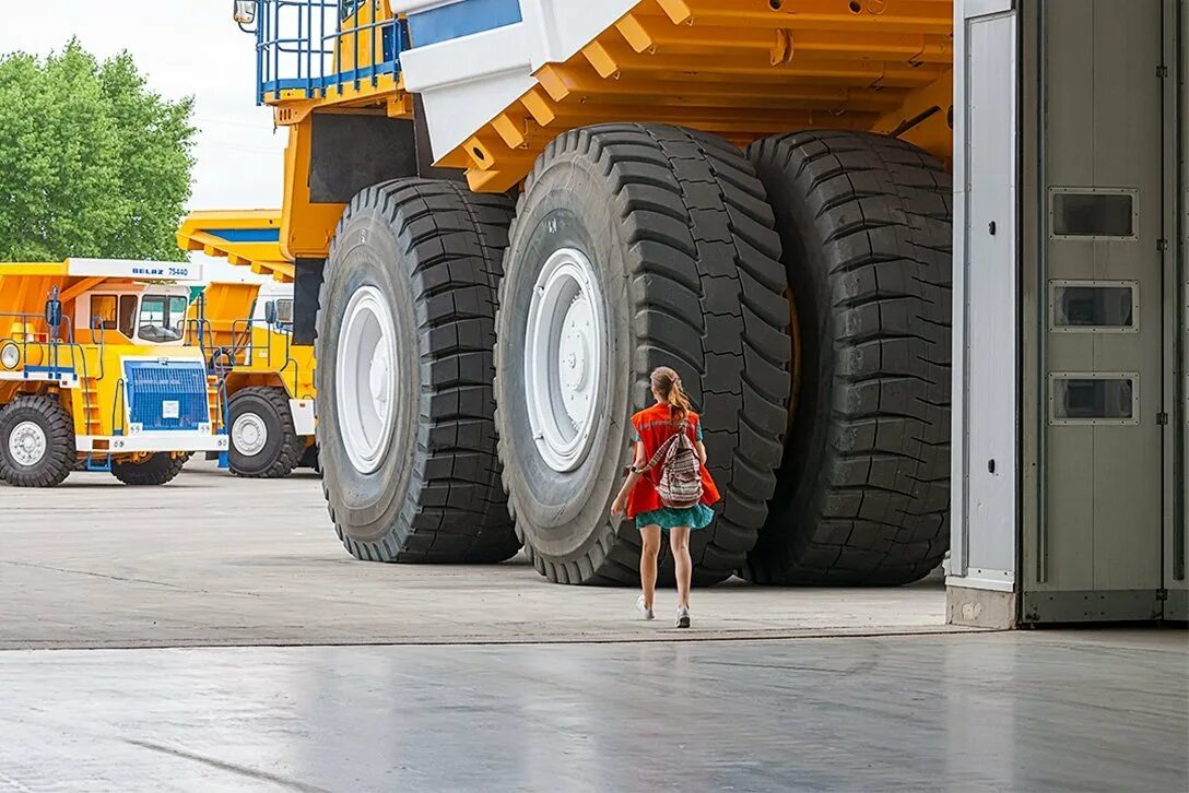 БЕЛАЗ-75710. БЕЛАЗ карьерный самосвал. БЕЛАЗ 7430g. БЕЛАЗ-75710 топливный бак.