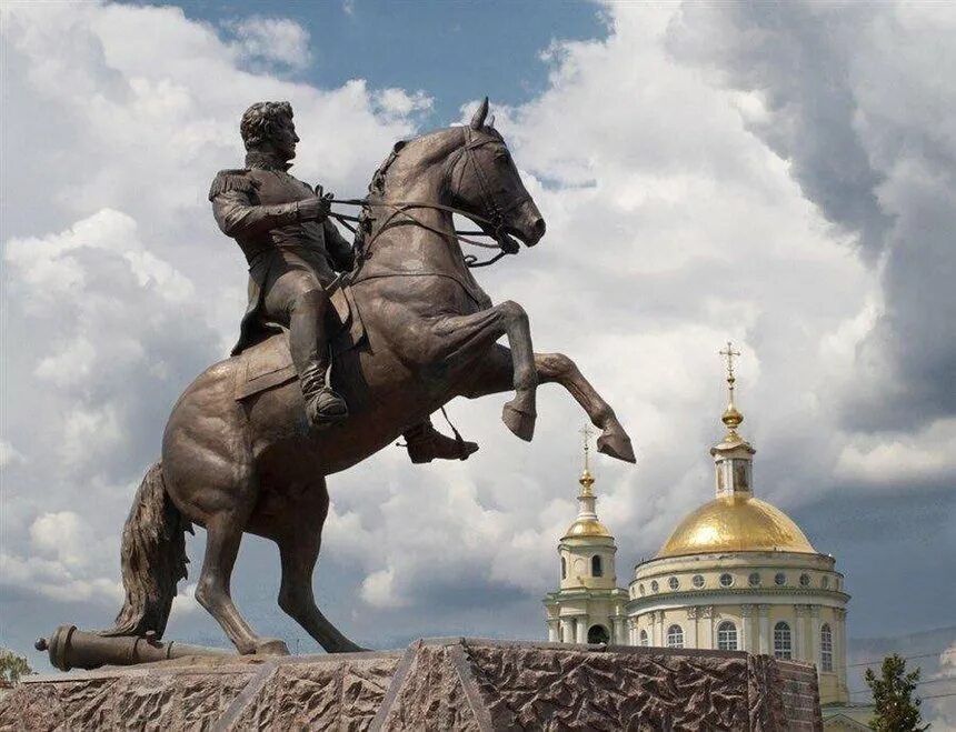 Памятник а п ермолову. Памятник генералу ермолову в орле. памятник а. п. ермолову (орёл). памятник алексею петровичу ермолову в орле.