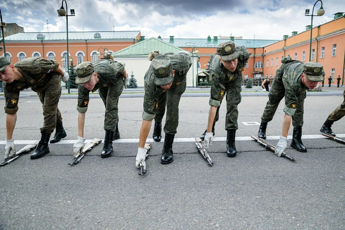 Повышение призывного возраста 2023. Увеличение призывного возраста до 30. Увеличение призывного возраста до 30. Призывники россии. Срочная служба.