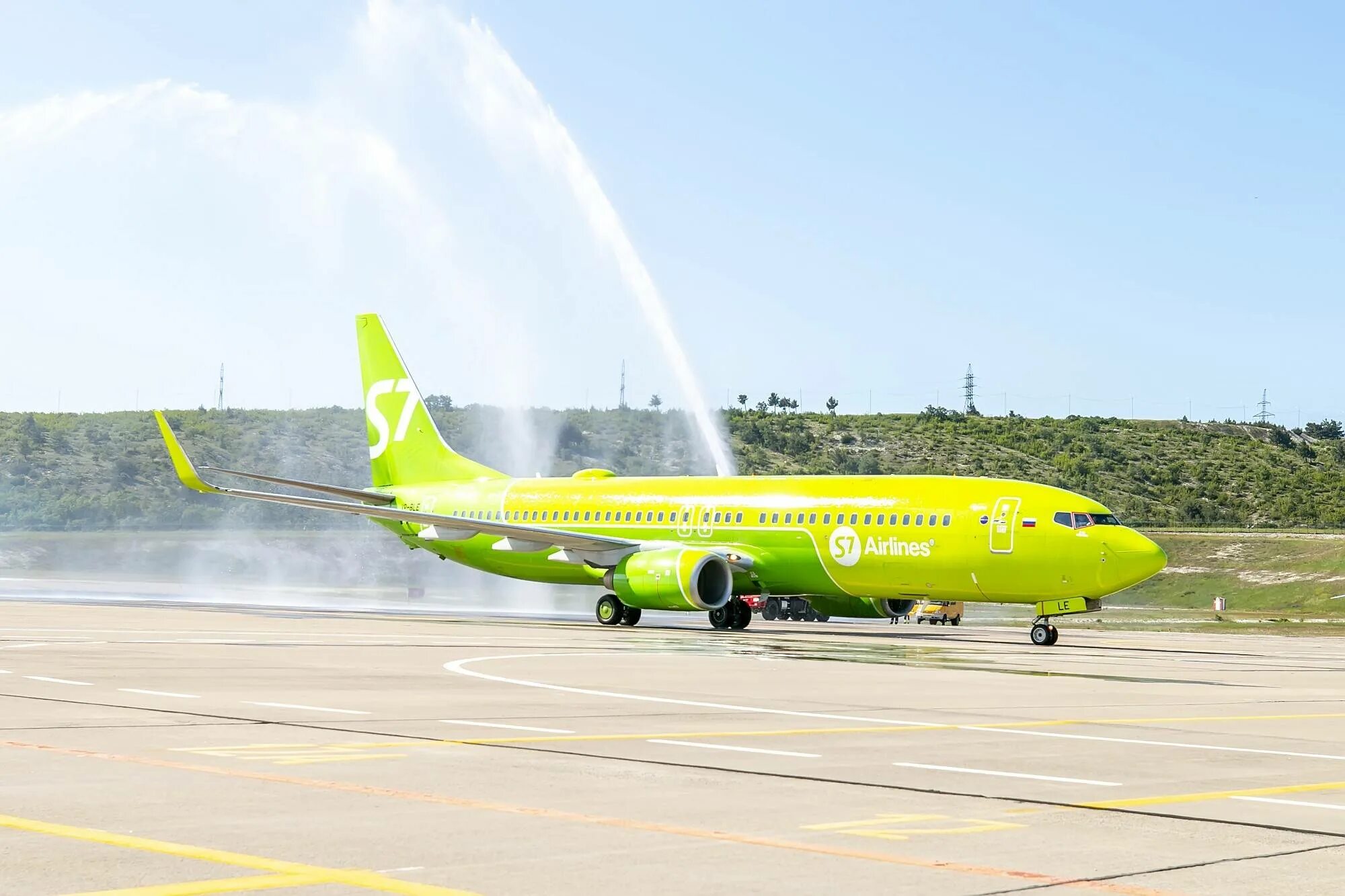 S7 airlines москва. S7 Airlines, рейс s7 1131. Трап самолета s7. Самолёт Москва s7. Самолёты авиакомпании s7 Airlines кукурузник.