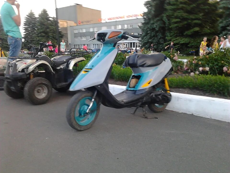 Yamaha jog artistic 50. Yamaha jog стант. Yamaha jog 50 стант. Yamaha jog Stunt. Yamaha jog artistic