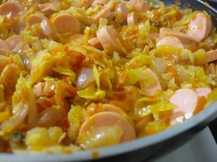 Как сделать капусту с сосисками