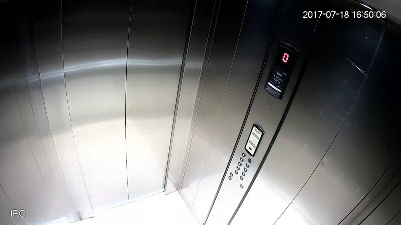 Видеонаблюдение в лифте многоквартирного дома. Видеокамера в лифт. камера наблюдения в лифте. камеры видеонаблюдения в лифте. антивандальная камера в лифт.