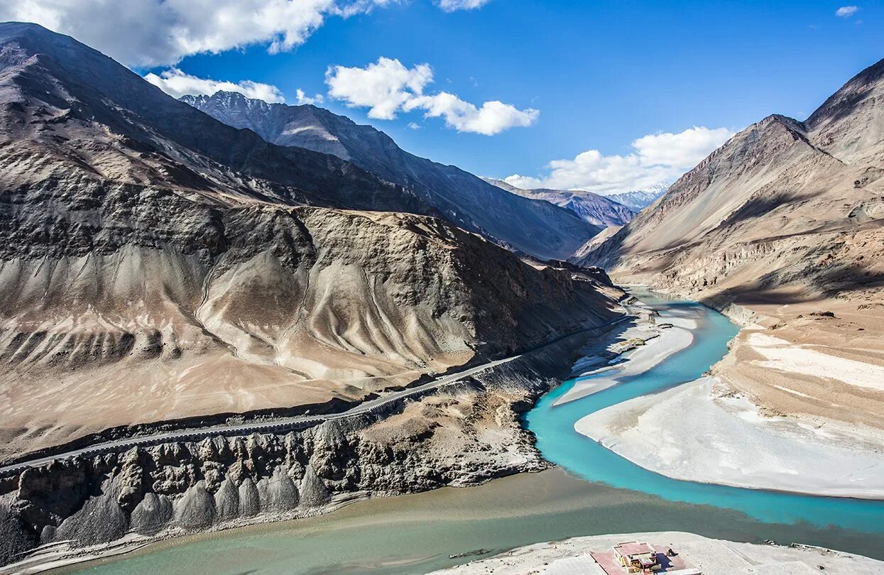 Реки берущие начало в гималаях. Гималаи Ладакх. Ладакх горы. Ladakh Индия. Лех Ладакх Индия.