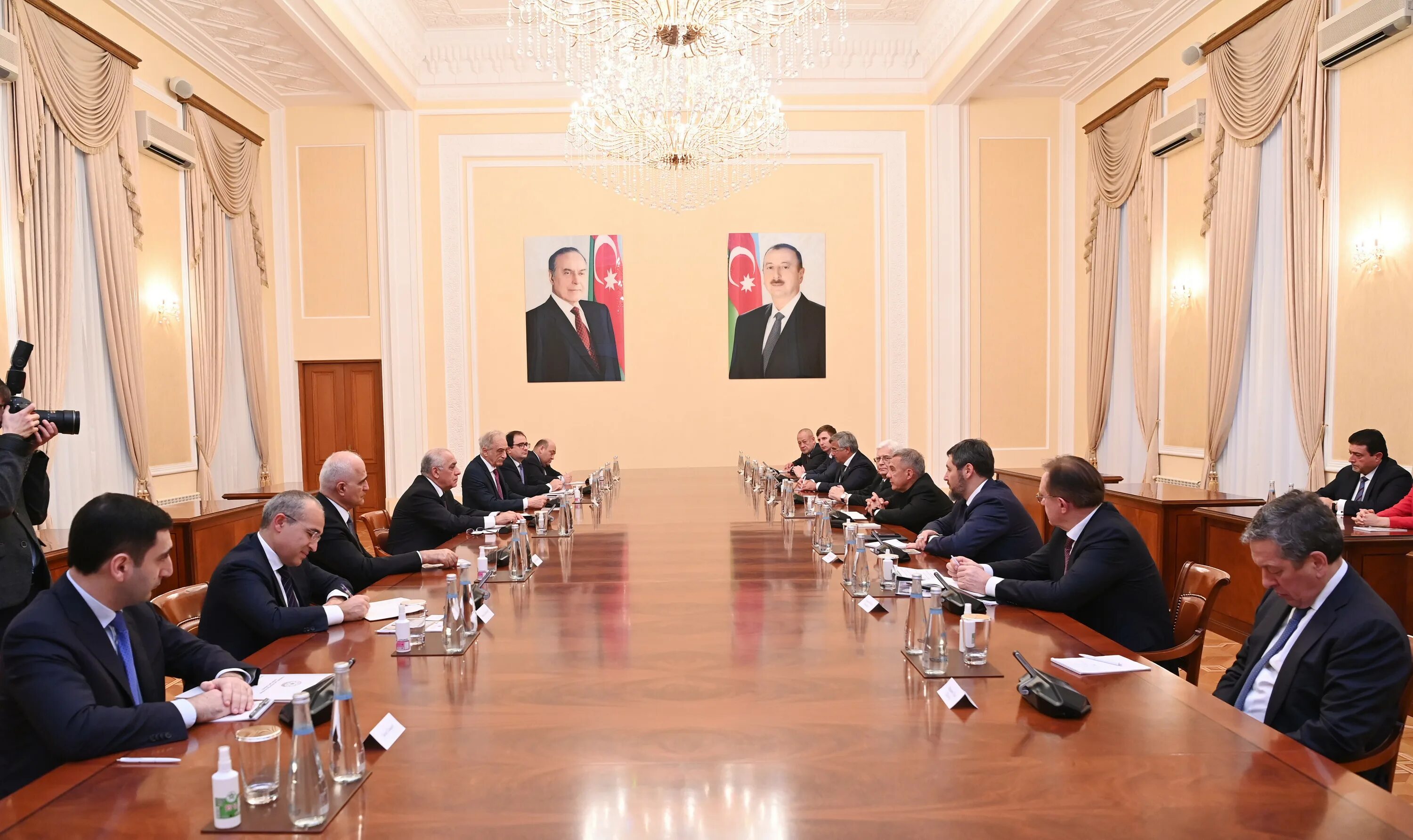 Премьер министр Азербайджана. Кабинет министров. Кабинет премьер министра Армении.