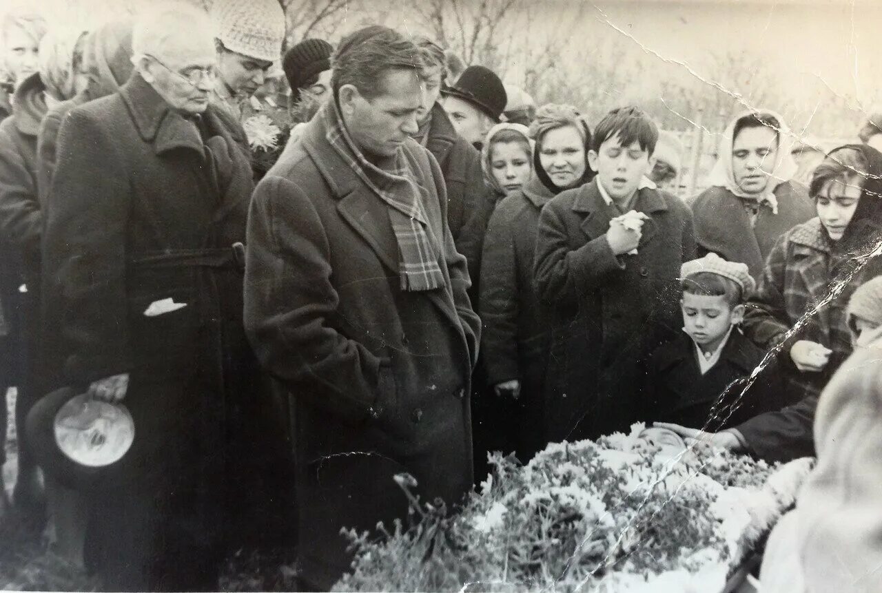 Цветаева похоронена. Похороны Цветаевой. Могила Цветаевой в Елабуге.