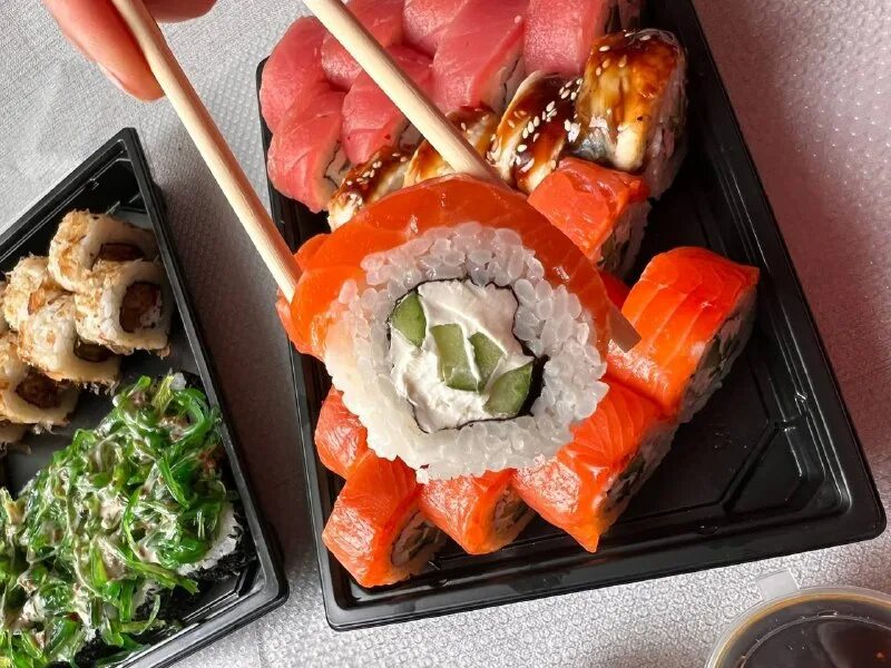 суши нагаево. Giovanni уфа. сет роллов. филадельфия хот роллы.