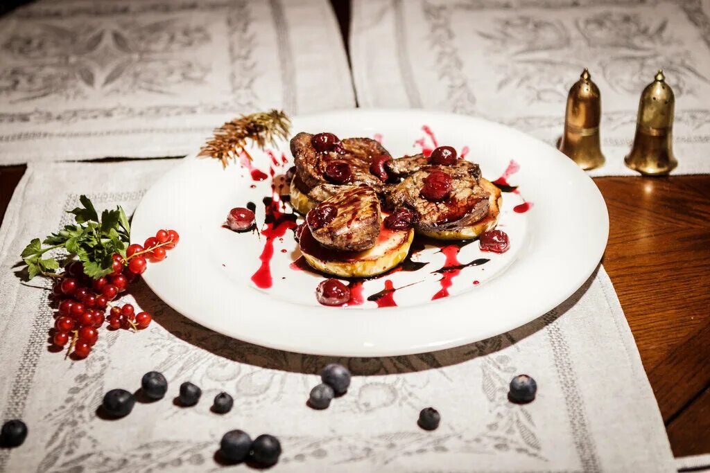 ул ленина 146 ульяновск. Grafin ресторанам суздаля. ресторан графин суздаль. графинъ ул ленина 146. ленина 146 ижевск на карте.