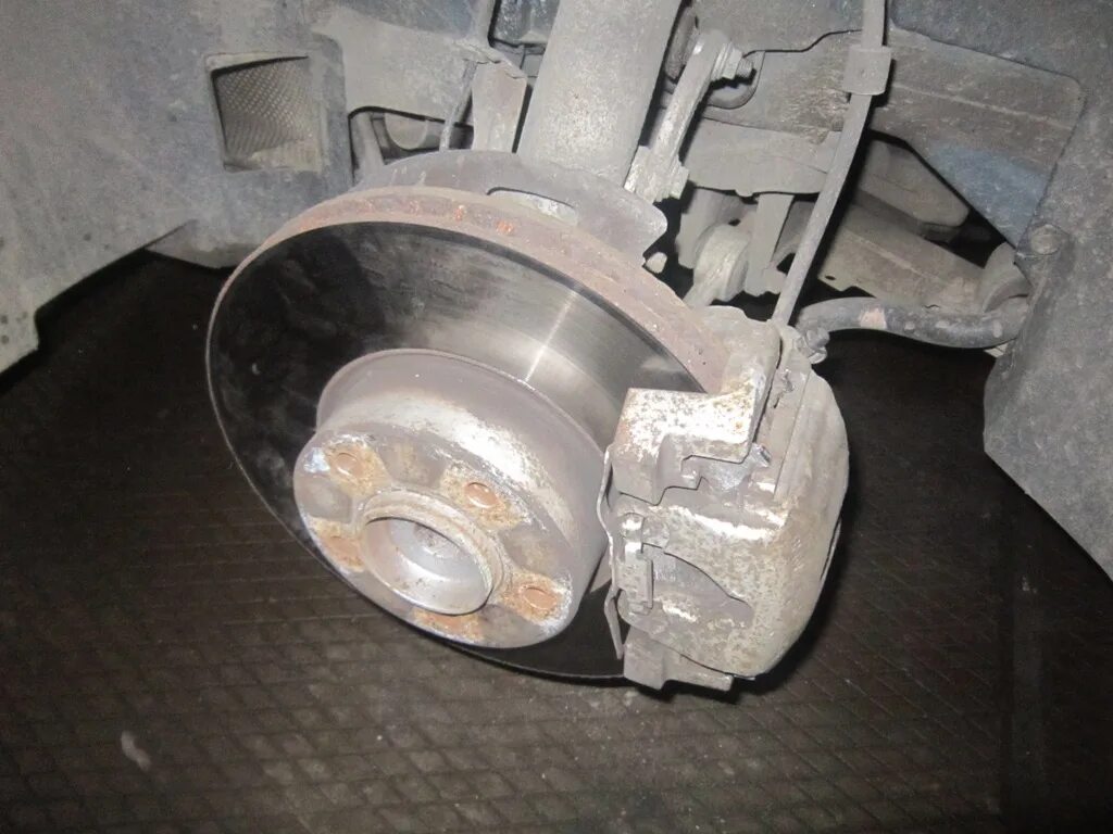 Задний тормозной диск е39. Задние тормозные диски е39. bmw e39 тормозные диски. задний тормозной диск бмв е39. бмв е39 передние тормозные диски.