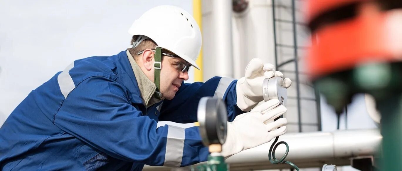 Оператор нефти газа обучение. Оператор по хим обработке скважин. оператор по исследованию скважин. оператор по добыче нефти и газа. оператор хос.