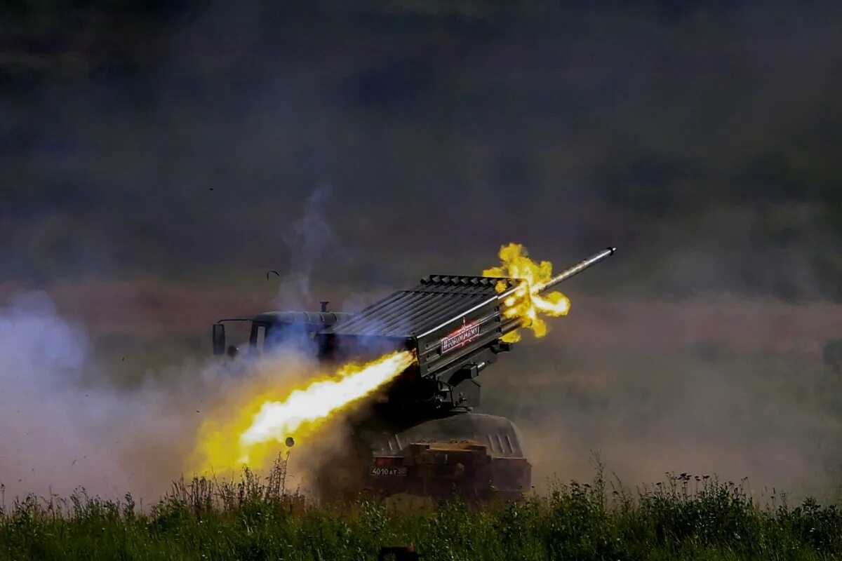 Рсзо рм-70 вампир. Бм 21 град и торнадо. Рсзо 9к51м «торнадо-г». Рсзо торнадо-г. Бм-21 торнадо-г.