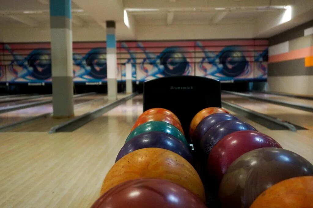 Фантастика боулинг. Vr боулинг. Боулинг арт. Боулинг 9 букв. Боулинг 9 букв.