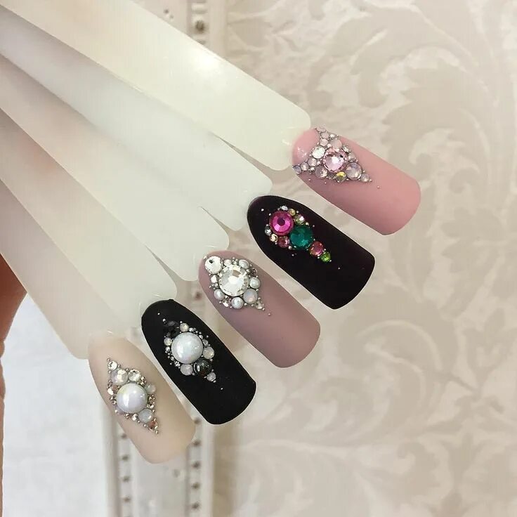 Pin by Val Pe on Diseño de uñas Nail jewels, Diamond nail art, Nails design with