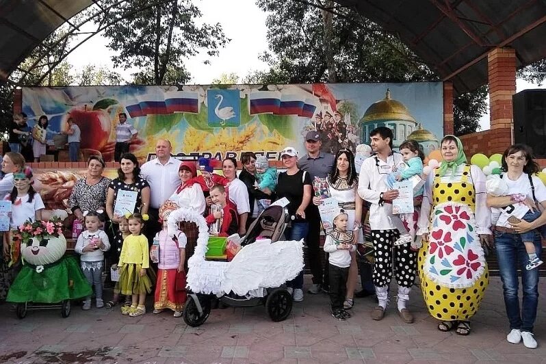 татьяна мысник лебедянь. детский сад 7 лебедянь. конкурс новогодних украшений в лебедяни.