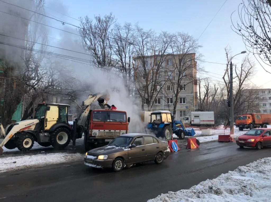 Теплосети Ростов на Дону. Порыв теплосети Ростов на Дону. Ростов порыв теплотрассы. Прорыв трубы теплотрассы.