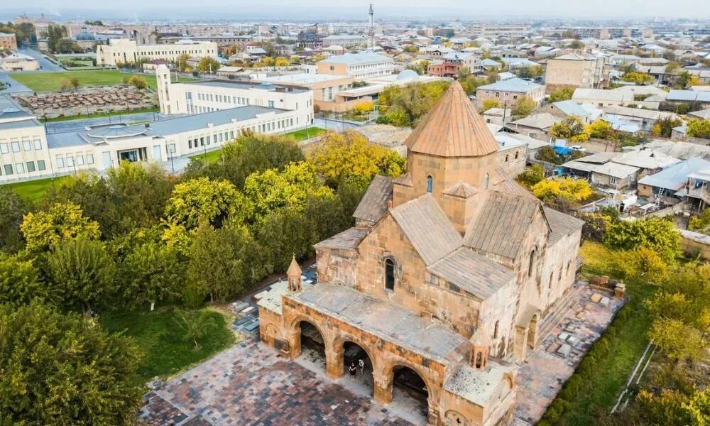 Эчмиадзинский монастырь Вагаршапат. Ереван монастырь Эчмиадзин. Эджмиацин Армения город. Основание еревана