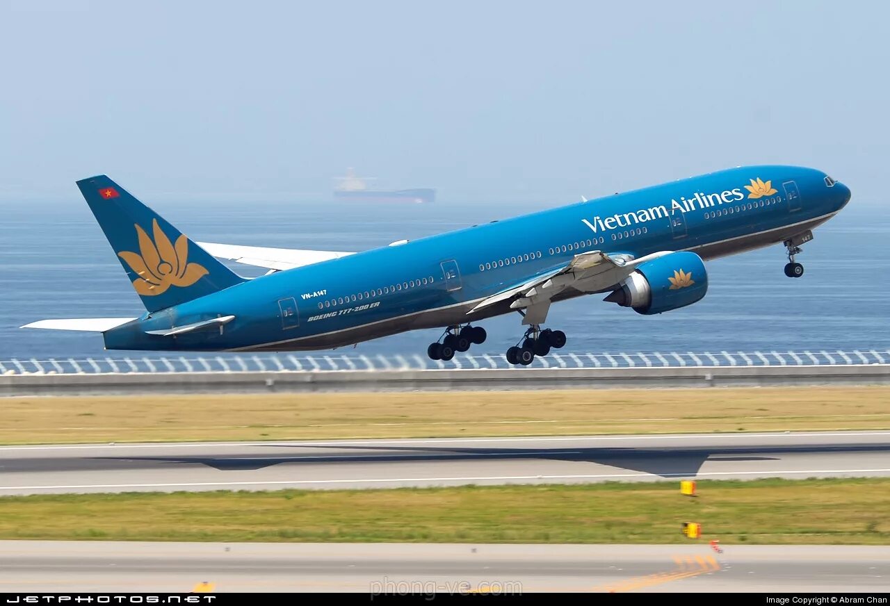 Airbus a321-131 vietnam airlines. Авиакомпания vietnam airlines. Самолёт vietnam airlines. Вьетнам аирлинес. May bay.