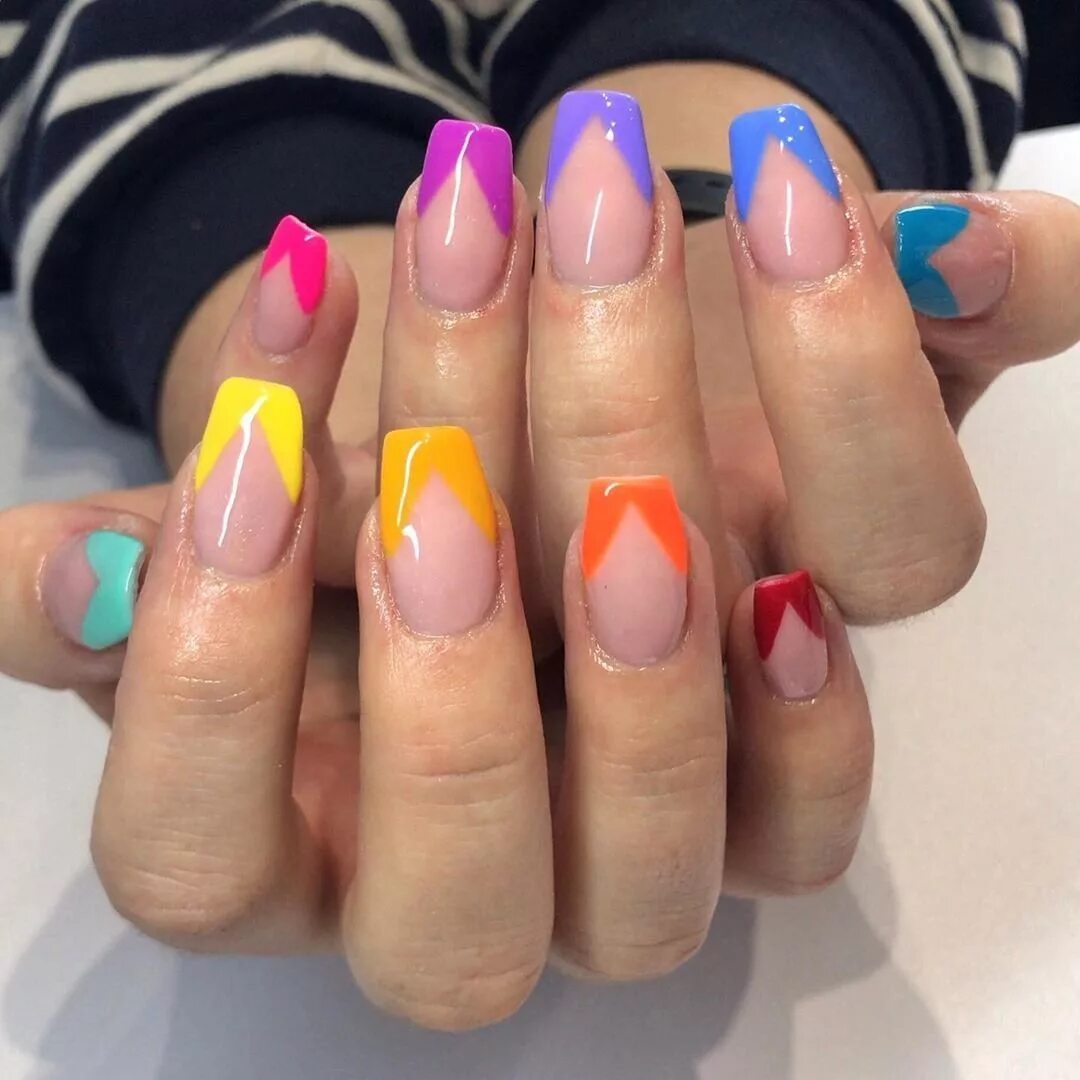 Французский маникюр цветной. Маникюр разноцветный френч. Ногти квадрат цветные. Ногти квадрат цветные. Ногти квадрат цветные.