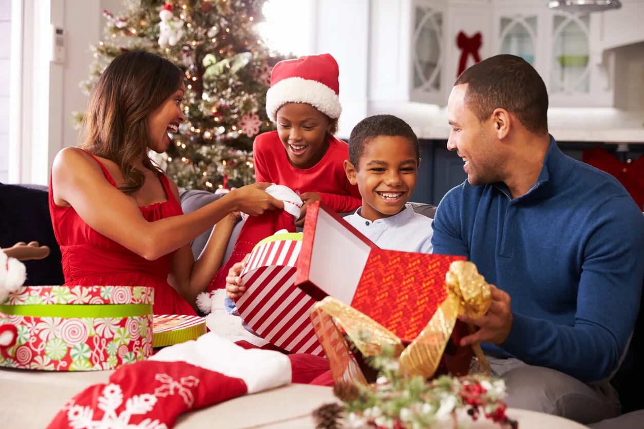 Do english people like christmas?. Bbc christmas. Gifts for children. Британское рождество. Gift for mom.