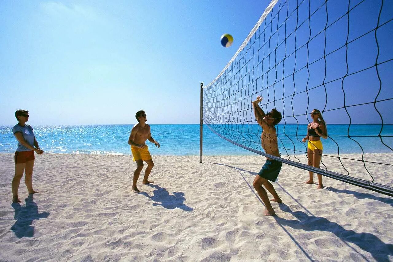 Берег развлечение. Анапа Витязево пляжный волейбол. Пляжка волейбол. Спортивный центр пляжного волейбола Витязево. Волейбол на пляже.