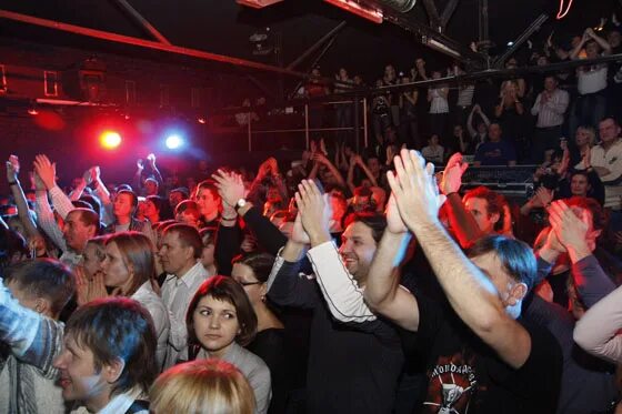 клуб мумий тролль москва. клуб мумий тролль владивосток. паб сто ручьев воронеж. мани хани. мани хани клуб 2 этаж.