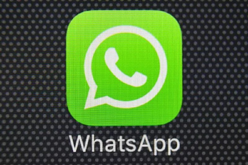 Ватсап на андроид. Whatsapp на экране телефона. Whatsapp на экране телефона. Вид ватсап на андроиде. Значки whatsapp на экране.