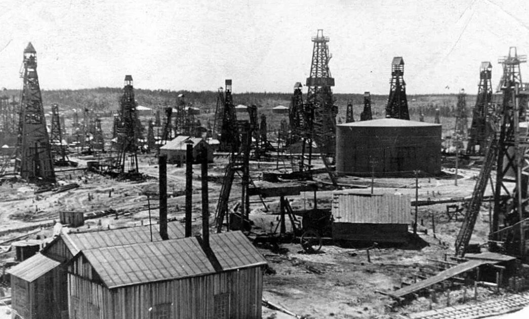 Оха месторождение. Охинский нефтепромысел 1930-е. Охинский нефтепромысел 1930-е. Оха месторождение нефти. Оха месторождение нефти.