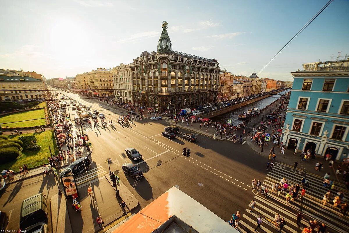 Спб центральное. Невский проспект Санкт-Петербург. Улица Невский проспект Санкт-Петербург. Ансамбль Невского проспекта. Nevski Санкт-Петербург Невский проспект.