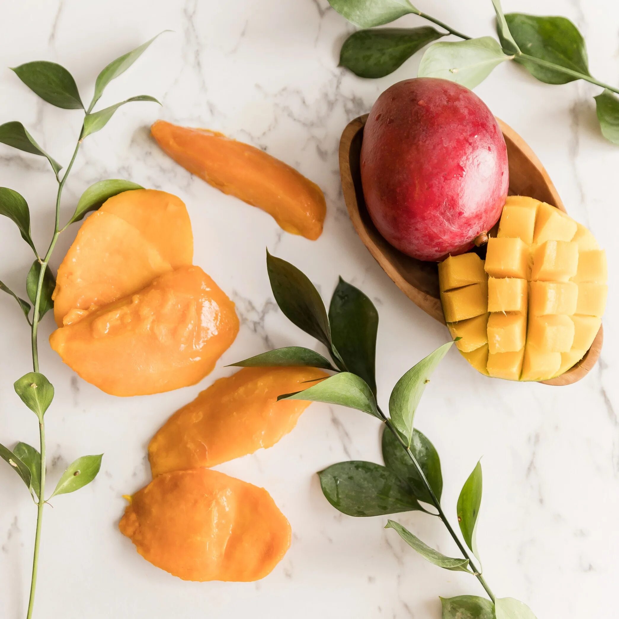 Цвет манго. Манговый с мякотью. Кусочки манго. Манго шелли. Манго оранжевой мякотью.