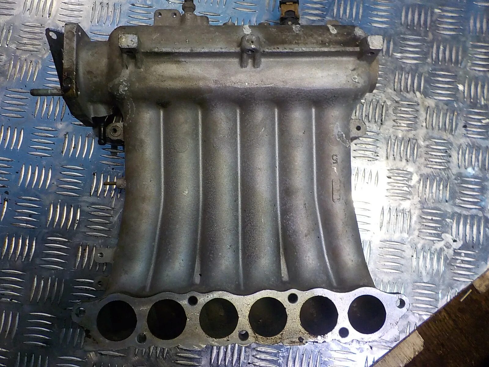 Коллектор соната. Hyundai sonata ef выпускной коллектор. Впускной коллектор хендай туксон 2008. Тагаз соната коллектор. Хундай соната 4 2.