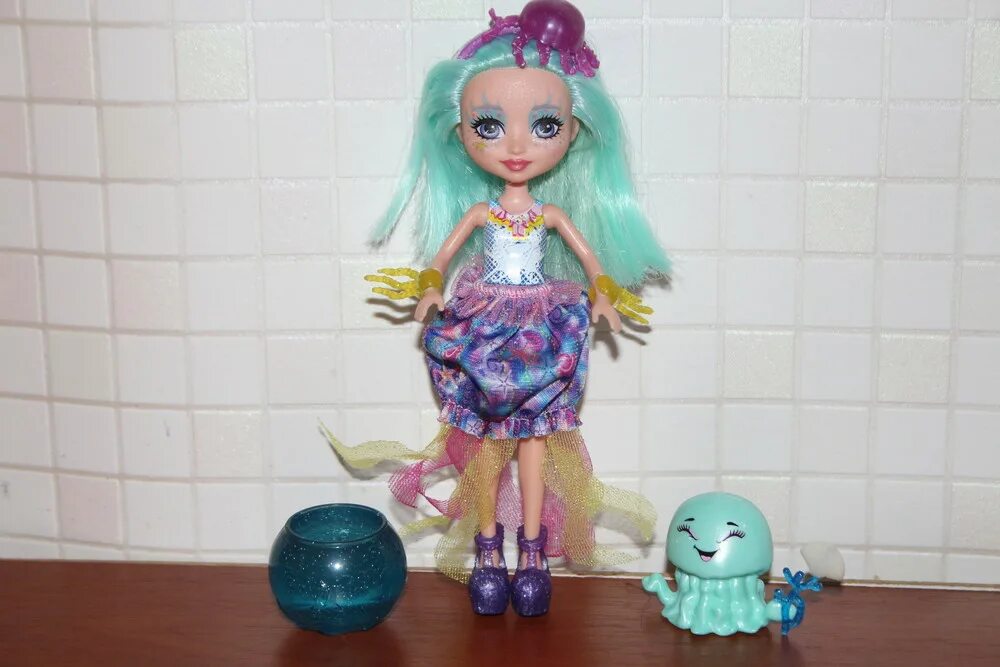 Кукла enchantimals медуза. Джесси медуза энчантималс. Энчантималс куклы медуза. Энчантималс медуза. Энчантималс медуза.