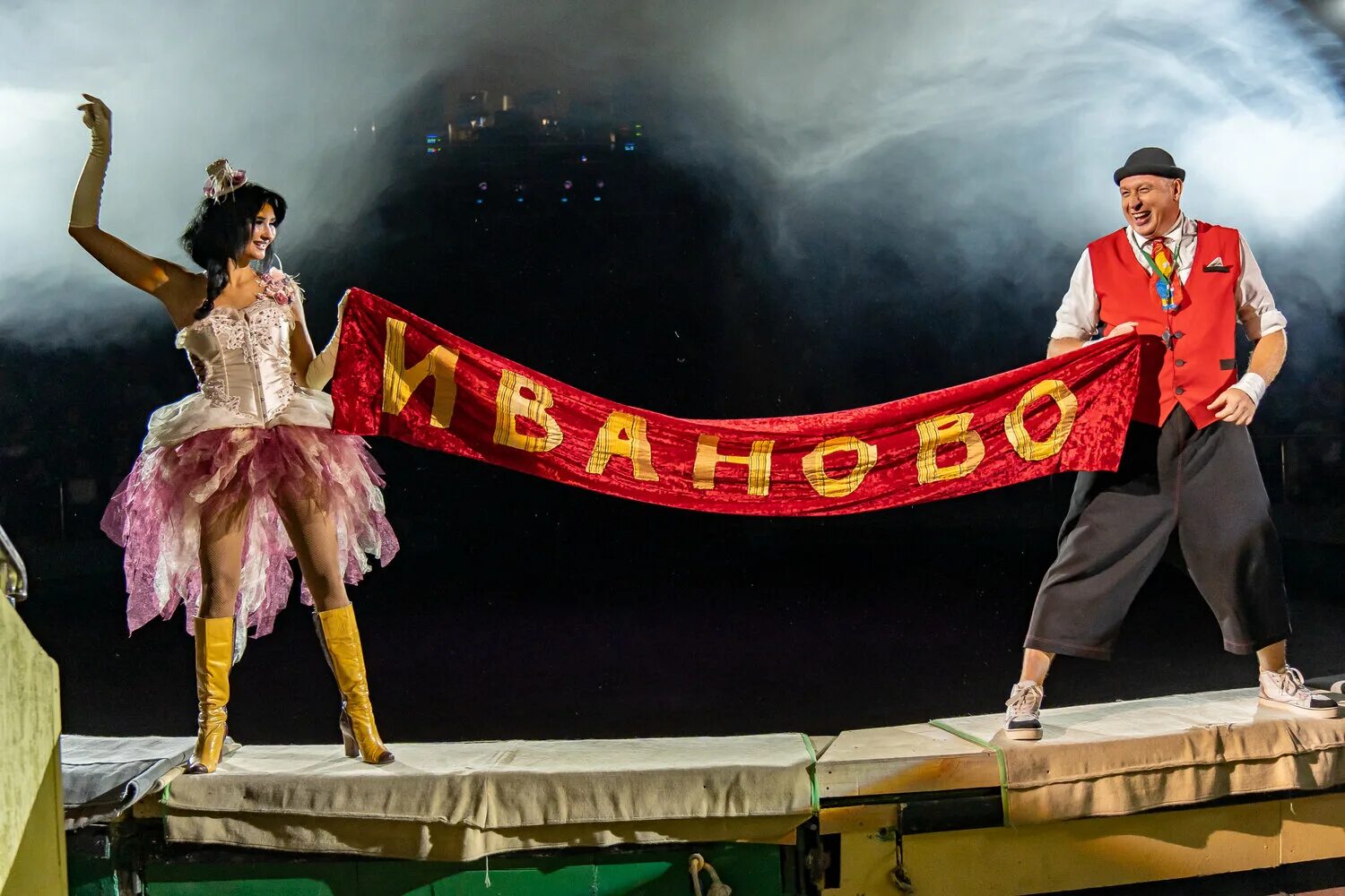 Цирк репортаж. Цирк репортаж. Сочинский государственный цирк имени никулина баронеты. Королевский цирк, москва. Цирк репортаж.