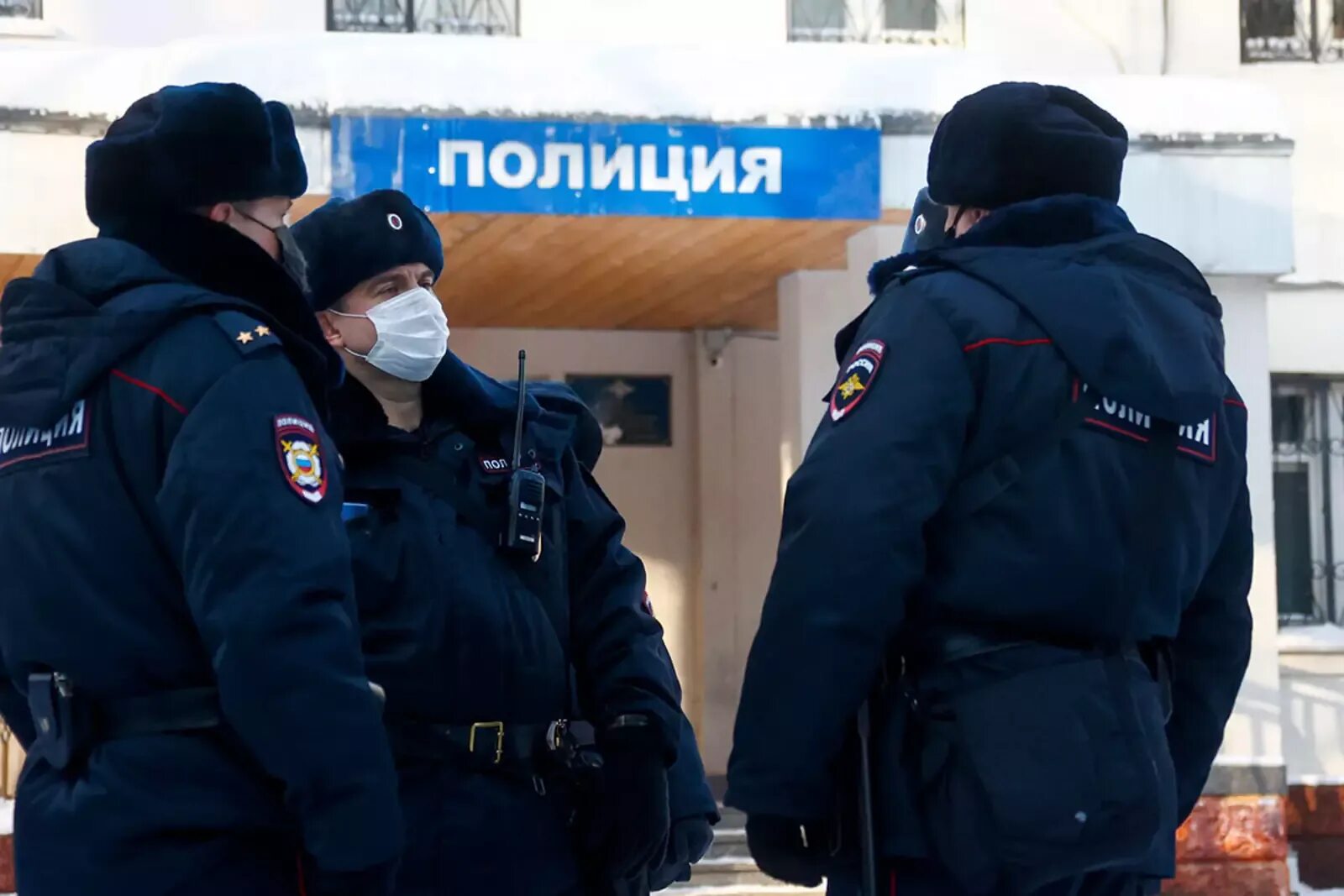 Жизнь после полиции. Полиция россии. полиция задержала в москве. сотрудник полиции. полицейский отдел.