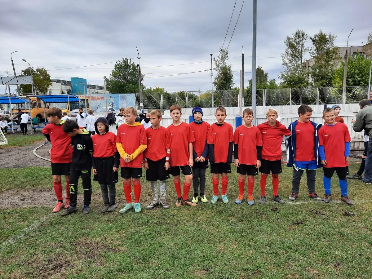 Управление спорта волжского района самарской. Сборная Волжского района по футболу. Тренер по футболу Волжского района Самарской области. Игроки команды Волжанка Волжский район. Са ара команда по футболу Волжский Титан.