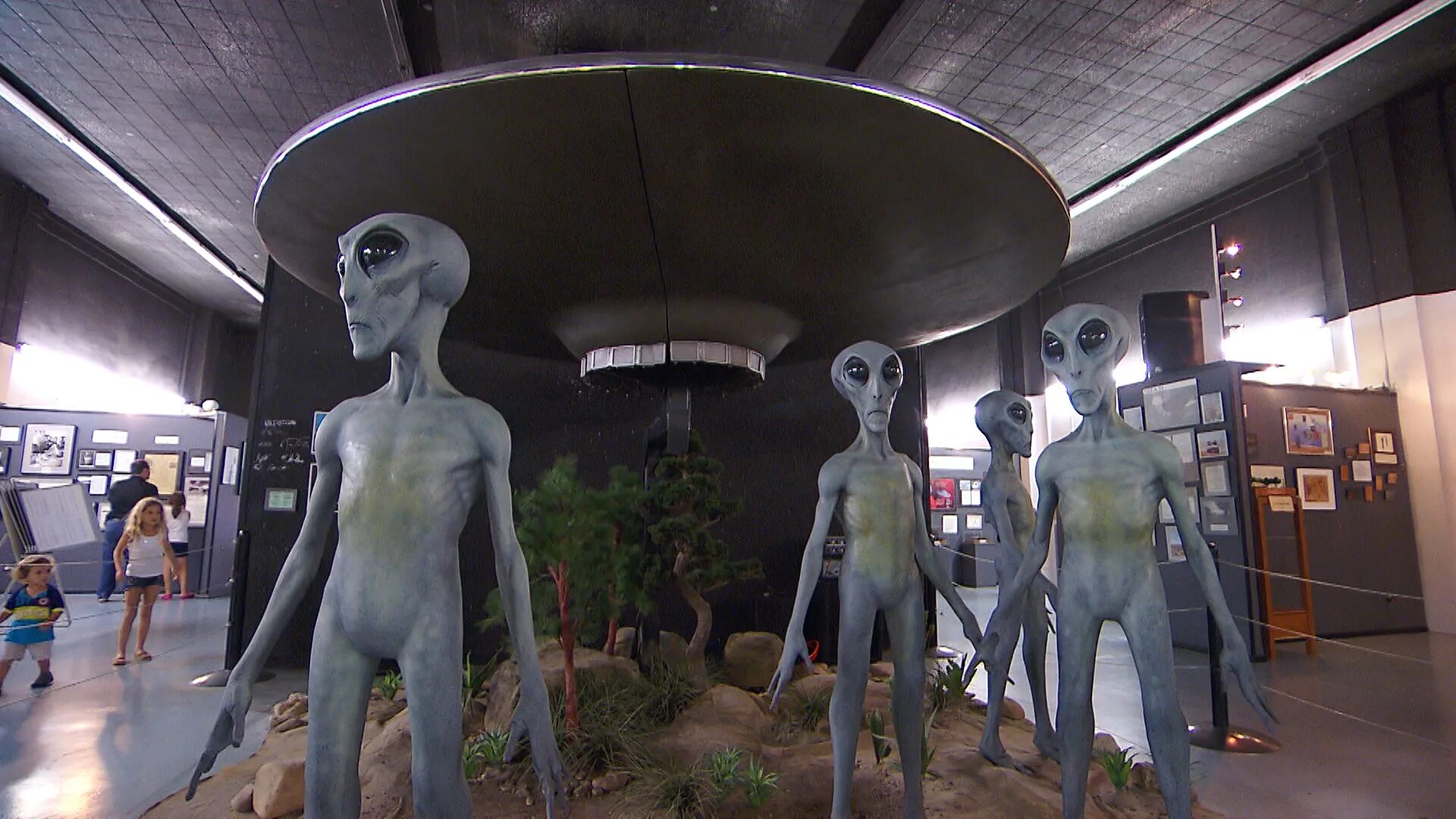 нью мехико розуэлл инопланетяне. нло в киргизии 1991. центр нло. музей нло нью-мексико сша. розуэлл нью-мексико инопланетяне.