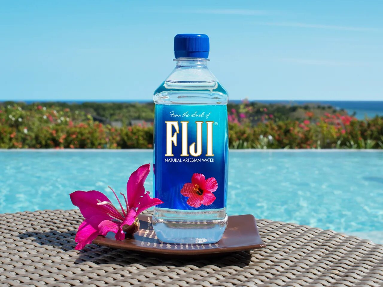 Fiji вода. Fiji минеральная вода. Фиджи вода 1 л. Вода Fiji 1л. Бутылка Фиджи.