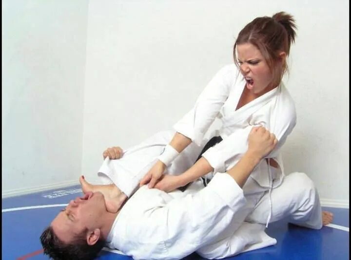 Wrestling fightpulse файтинг. Foot choke. Robin headscissors. Щекотка карате. Удушающие приемы в самбо.