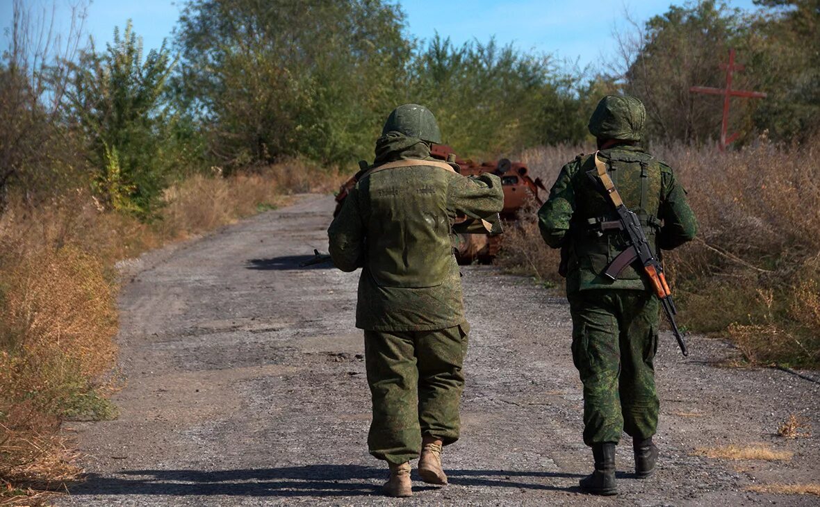 Танкисты спецоперация на украине. Лнр начала. Луганская народная республика районы. Лнр начала. Комендатура лнр.