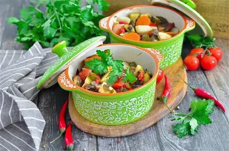 Рагу с овощами в горшочке
