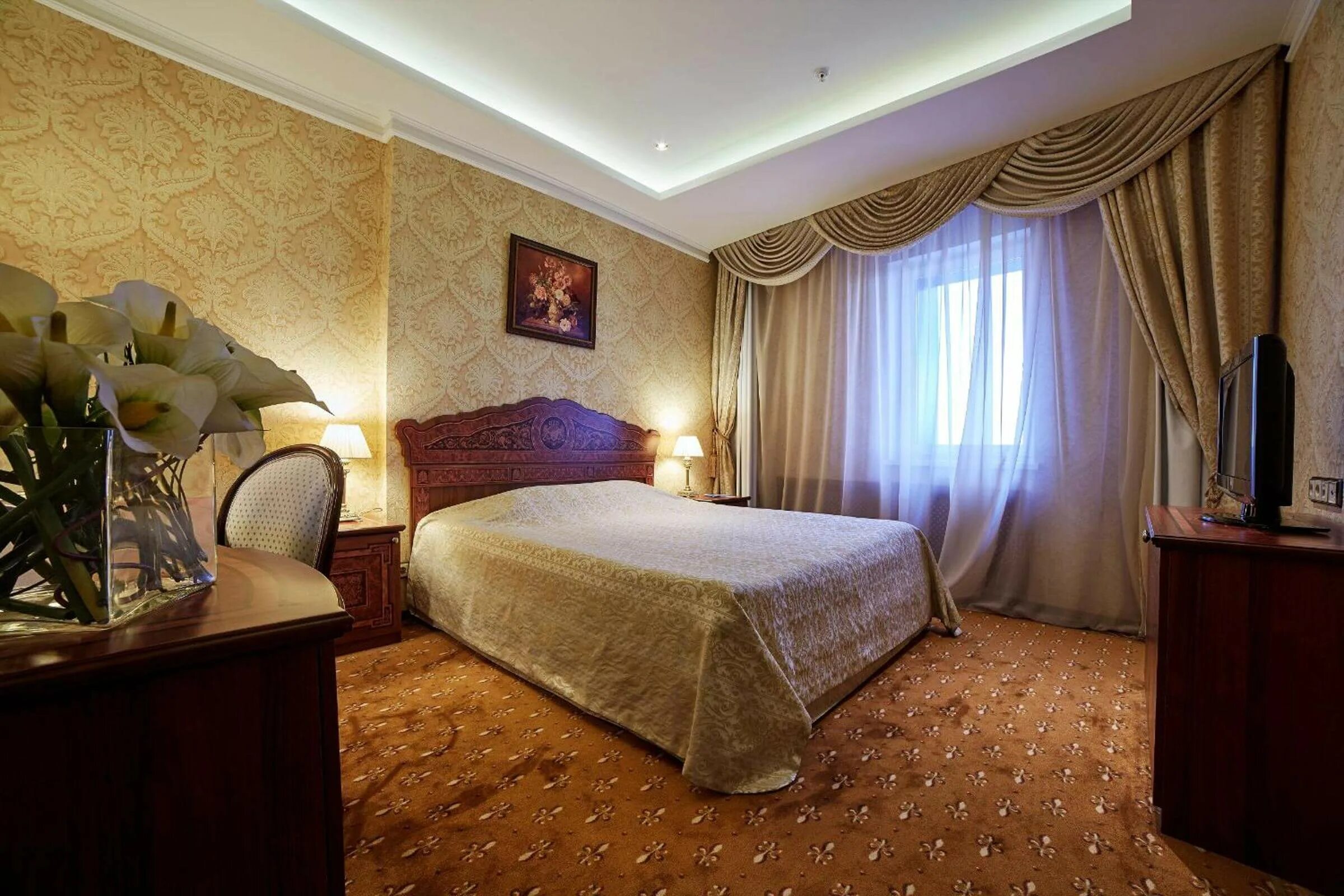 Отель ярославль 4. Royal hotel spa wellness ярославль. отель royal hotel ярославль. royal hotel spa wellness ярославль номера люкс.