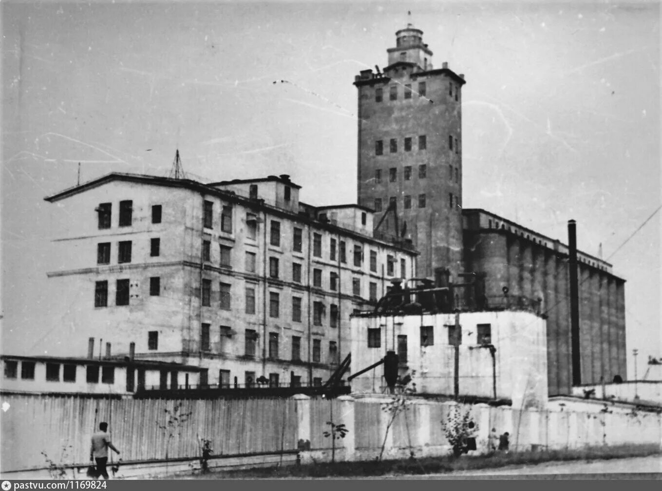 Тверской мелькомбинат. Мелькомбинат москва заброшка. Московский мельничный комбинат. Мельничный комбинат в сокольниках. Мелькомбинат 5.