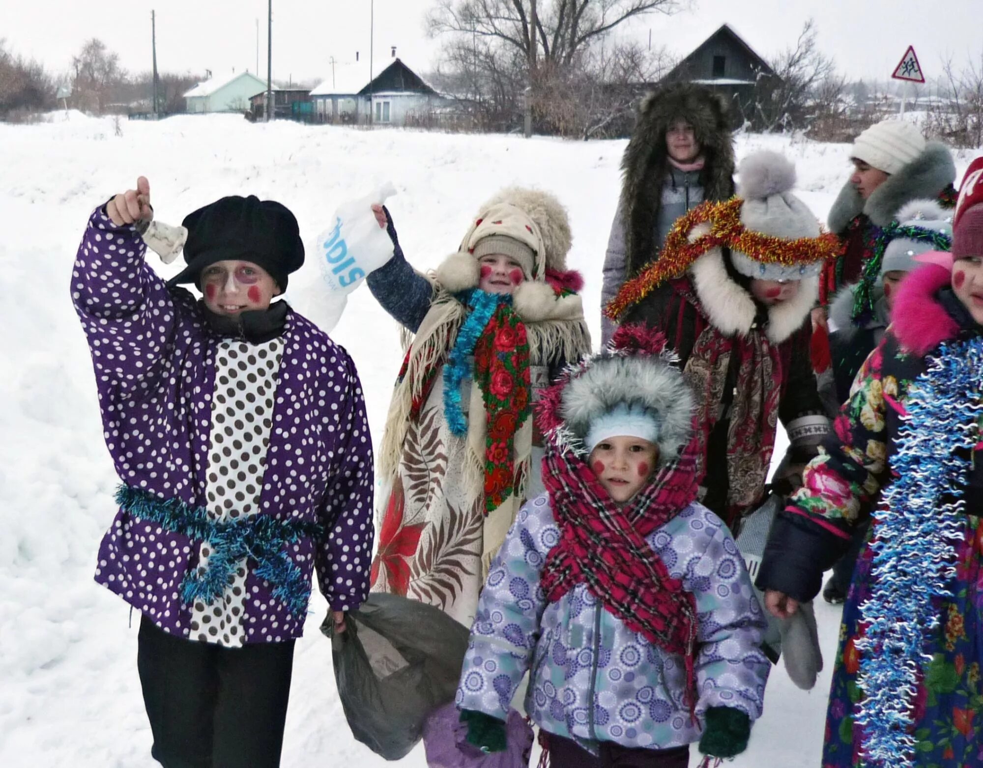 Ряженые песни. Ряженые песни. Коляда, мехоноша. Ряженые песни. Ряженые на святки.