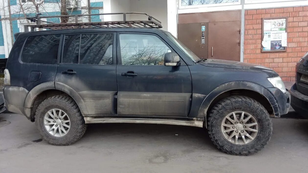Шины 265/70 r17 на паджеро 4. Резина паджеро 4. Митсубиси паджеро 4 на 33 колесах. Mitsubishi pajero 4. 285/65 r17 на паджеро 4.