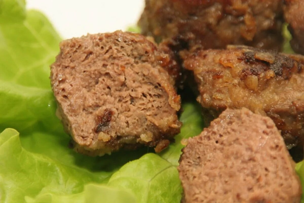 Как приготовить печень говяжью быстро и вкусно. Блюда из говяжьей печени. гарнир из печени говяжьей. печень говяжья мягкая и сочная. блюда с печенью говяжьей.