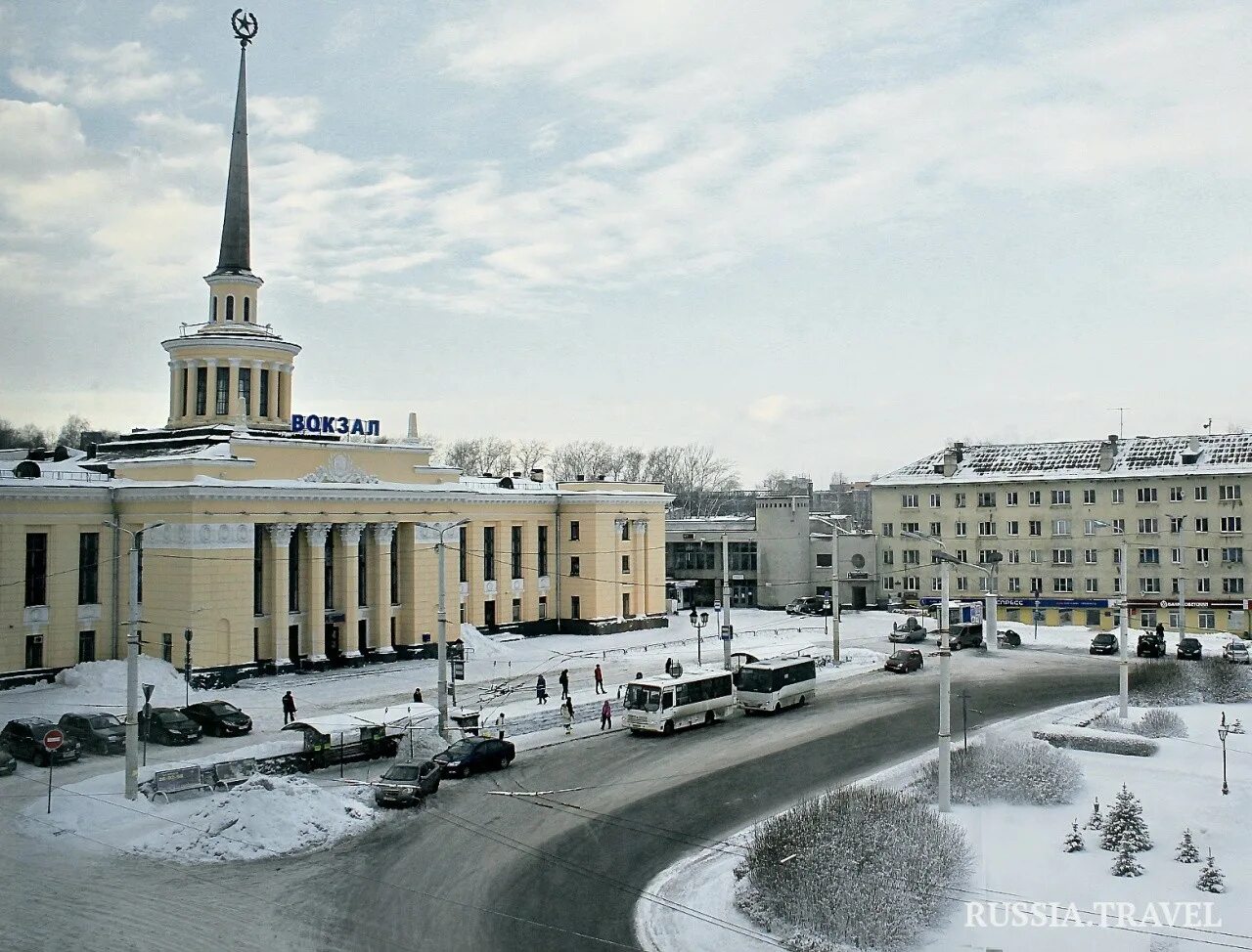 Жд петрозаводск телефон. Петрозаводск вокзал площадь Гагарина. Площадь Гагарина 3 Петрозаводск. Вокзал Петрозаводск. Пл Гагарина 2 Петрозаводск.