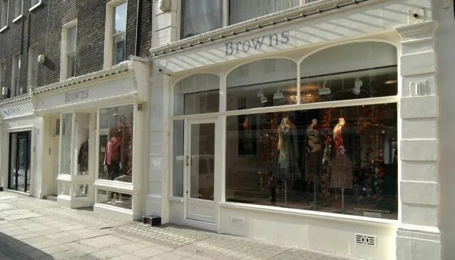 Browns магазин. Browns London. Лондонским магазином Brown’s Focus.. London Boutique Street. Brown's in London.