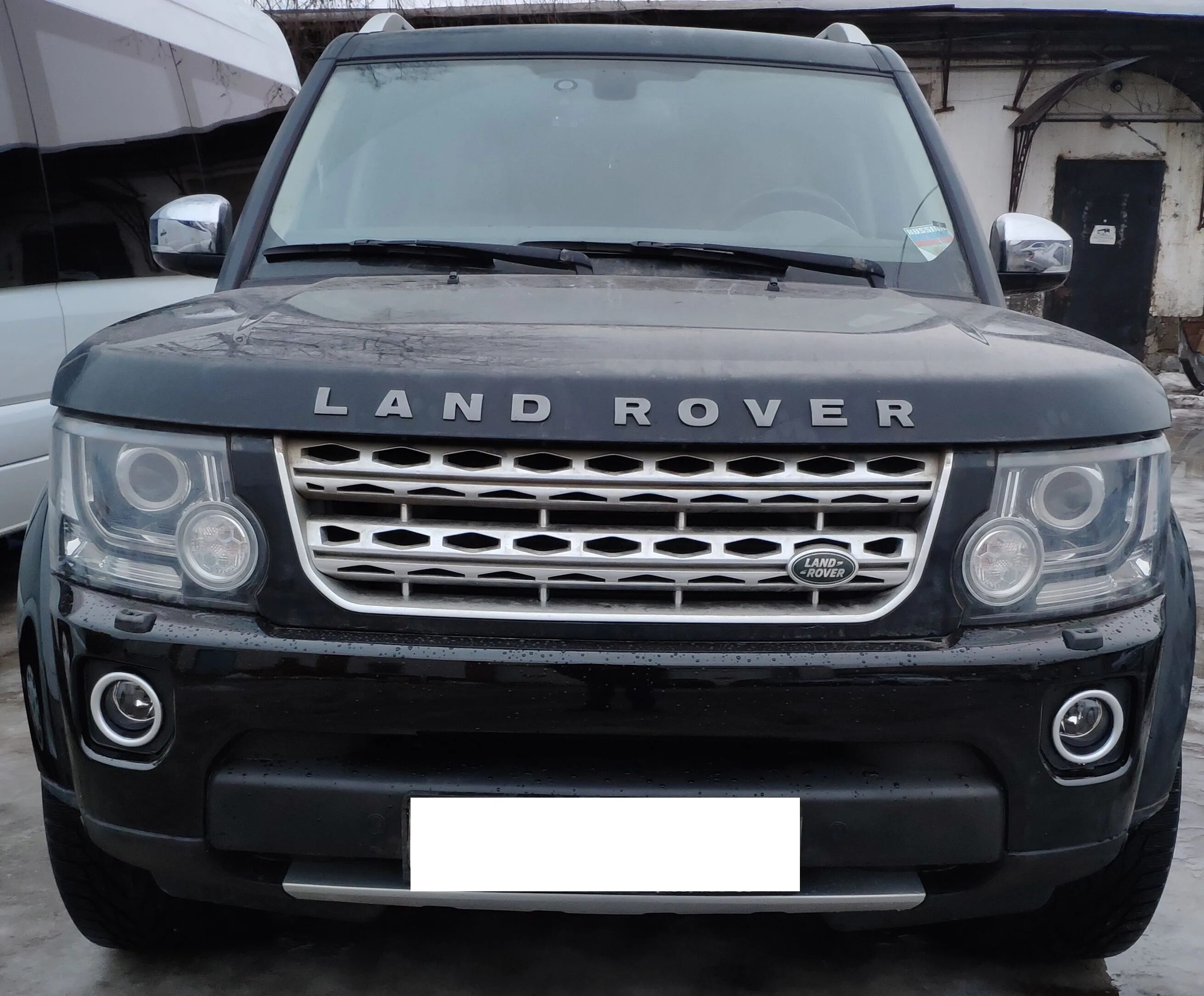 Бампер дискавери 4. Land Rover Discovery 4+. . Discovery 3 решетка 4+. Решетка Discovery 4 Рестайлинг. Land Rover Discovery 3 передний.