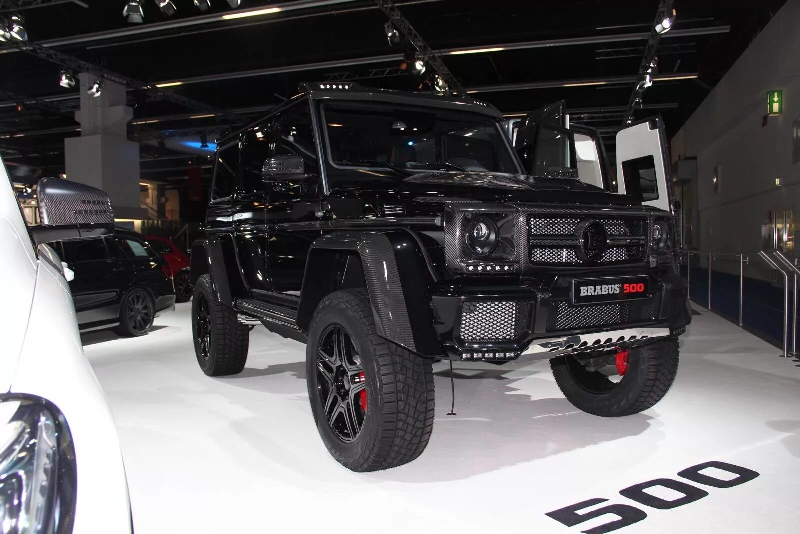 Брабус g500 4x4. G500 4x4 Brabus. Mercedes Benz g500 4x4 Brabus. Мерседес Брабус 4х4.