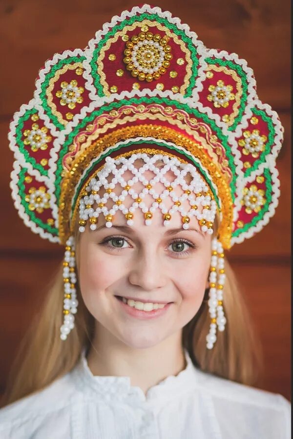 Кокошник на масленицу своими руками. Головной убор детский для масленицы. Кокошник на масленицу. Кокошник сударушка красный. Кокошник на масленицу своими руками.